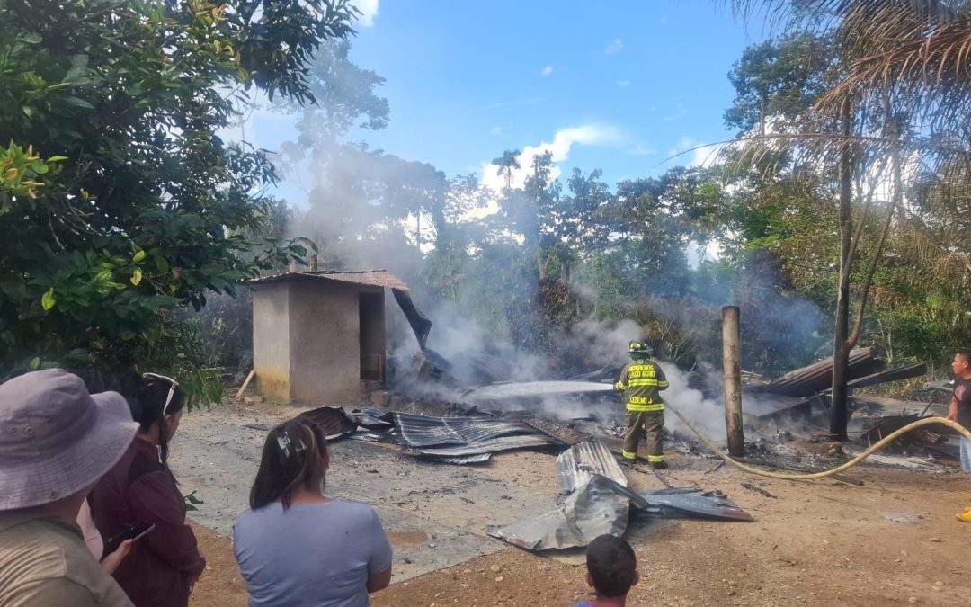 NCENDIO ESTRUCTURAL EN VIVIENDA DE LA PARROQUIA 10 DE AGOSTO