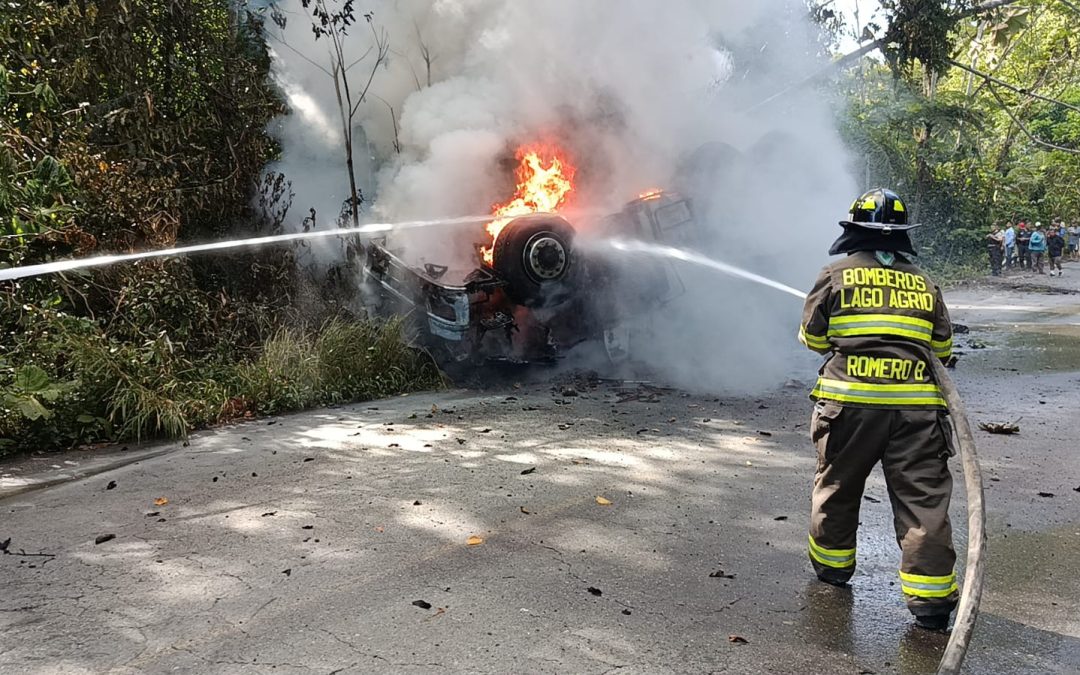 INCENDIO VEHICULAR EN LA VÍA AL GUANTA – KM 8, COMUNIDAD SARAYACU