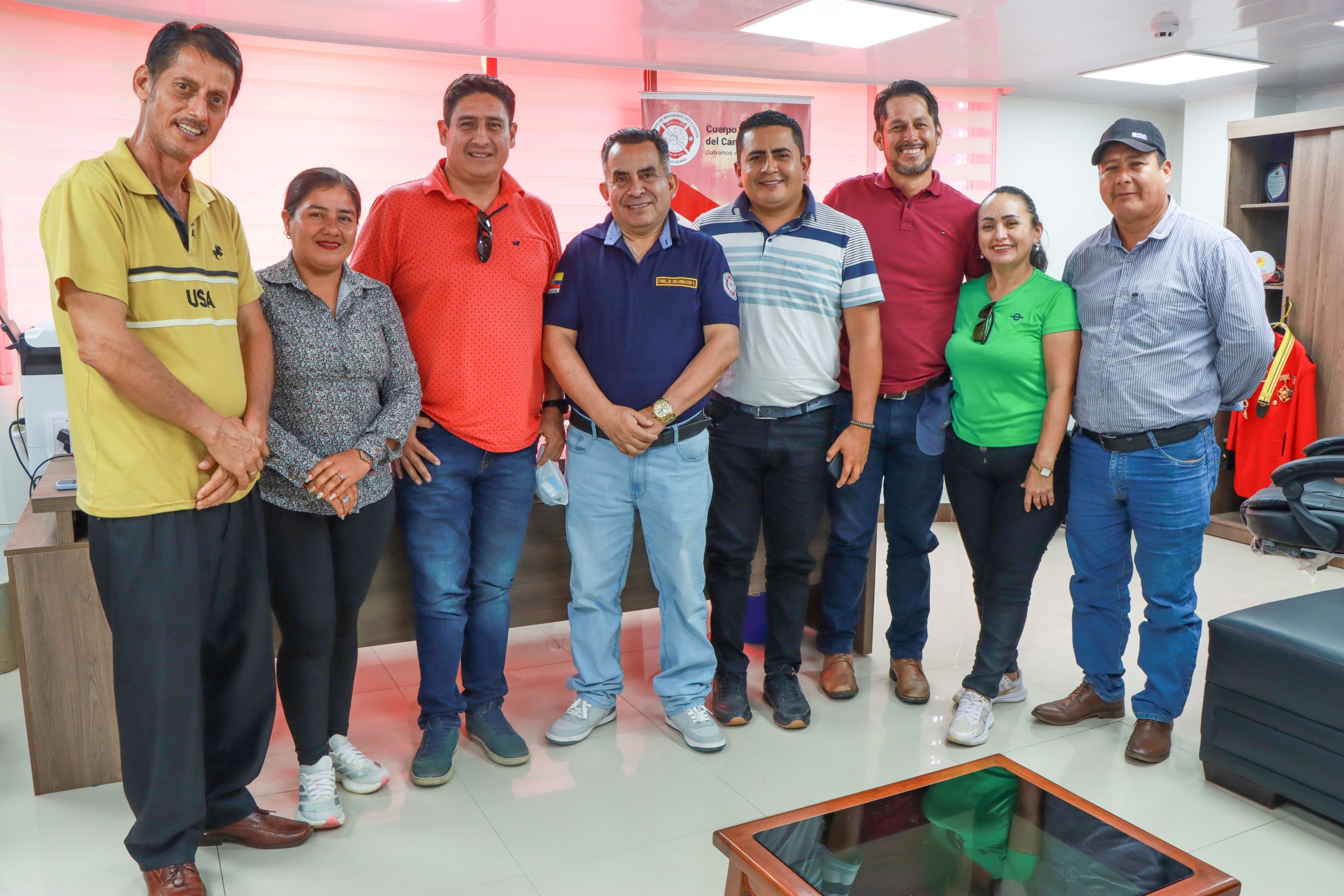 𝐀𝐮𝐭𝐨𝐫𝐢𝐝𝐚𝐝𝐞𝐬 𝐝𝐞𝐥 𝐆𝐀𝐃 𝐏𝐚𝐫𝐫𝐨𝐪𝐮𝐢𝐚𝐥 𝐝𝐞 𝐄𝐥 𝐄𝐧𝐨 𝐲 𝐬𝐨𝐜𝐢𝐞𝐝𝐚𝐝 𝐜𝐢𝐯𝐢𝐥 𝐜𝐨𝐨𝐫𝐝𝐢𝐧𝐚𝐧 𝐚𝐜𝐜𝐢𝐨𝐧𝐞𝐬 𝐜𝐨𝐧 𝐞𝐥 𝐂𝐮𝐞𝐫𝐩𝐨 𝐝𝐞 𝐁𝐨𝐦𝐛𝐞𝐫𝐨𝐬 𝐝𝐞 𝐋𝐚𝐠𝐨 𝐀𝐠𝐫𝐢𝐨